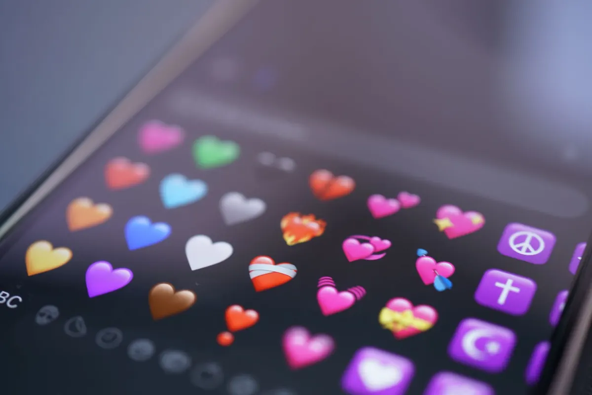 A Beginner's Guide to Emoji Etiquette in UK Chat Rooms